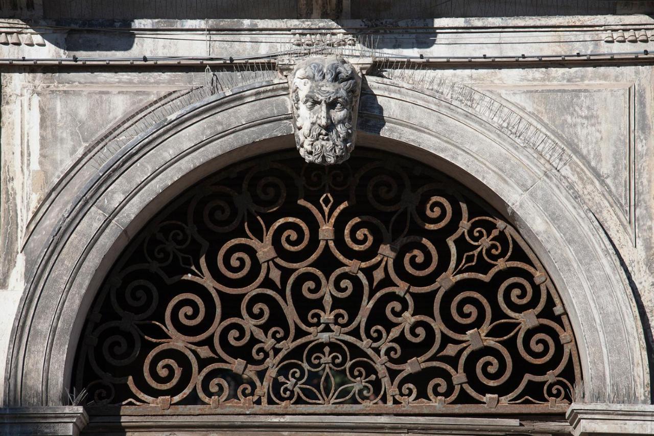 Appartamenti Inside Palazzo Foscarini Venecia Exterior foto